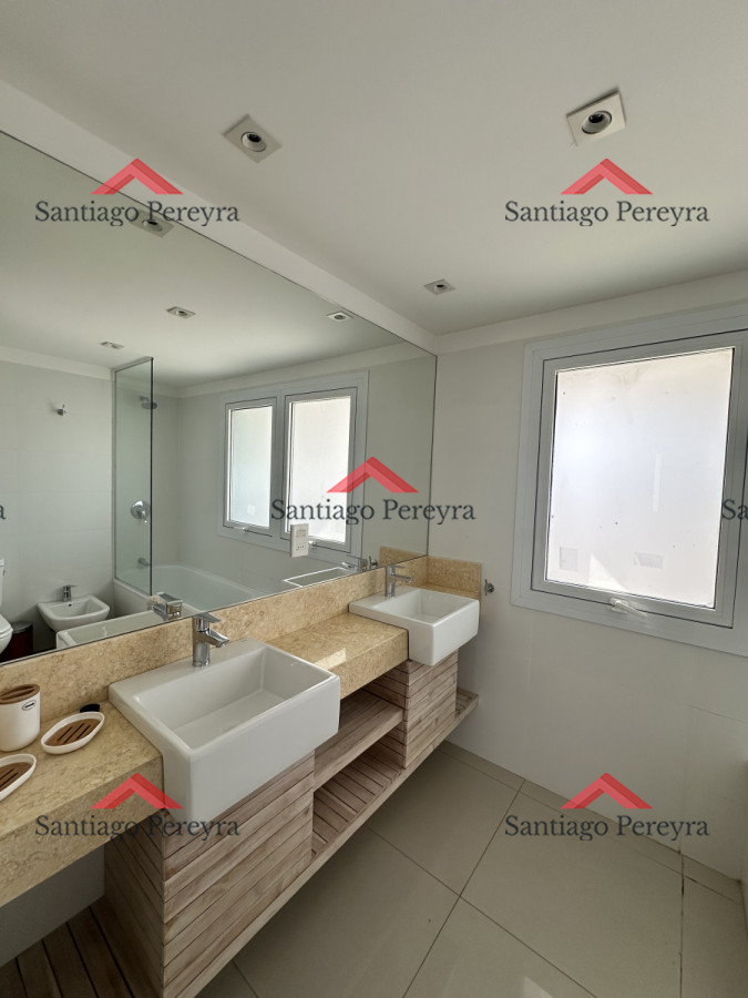 Apartamento ID.15750 - Hermoso apartamento con amplia terraza propia y patio propio