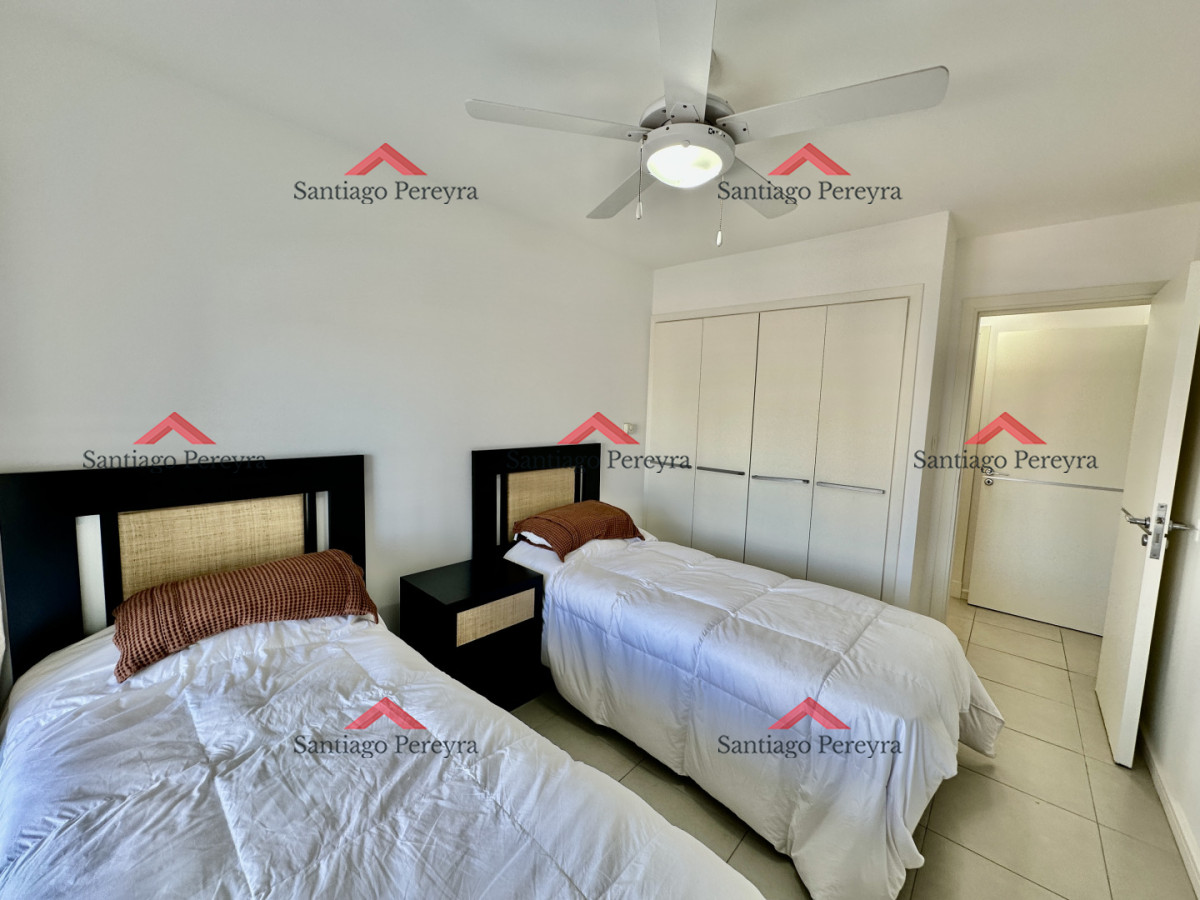 Apartamento ID.16990 - Hermoso apartamento de 2 dormitorios con parrillero propio y vista a playa brava