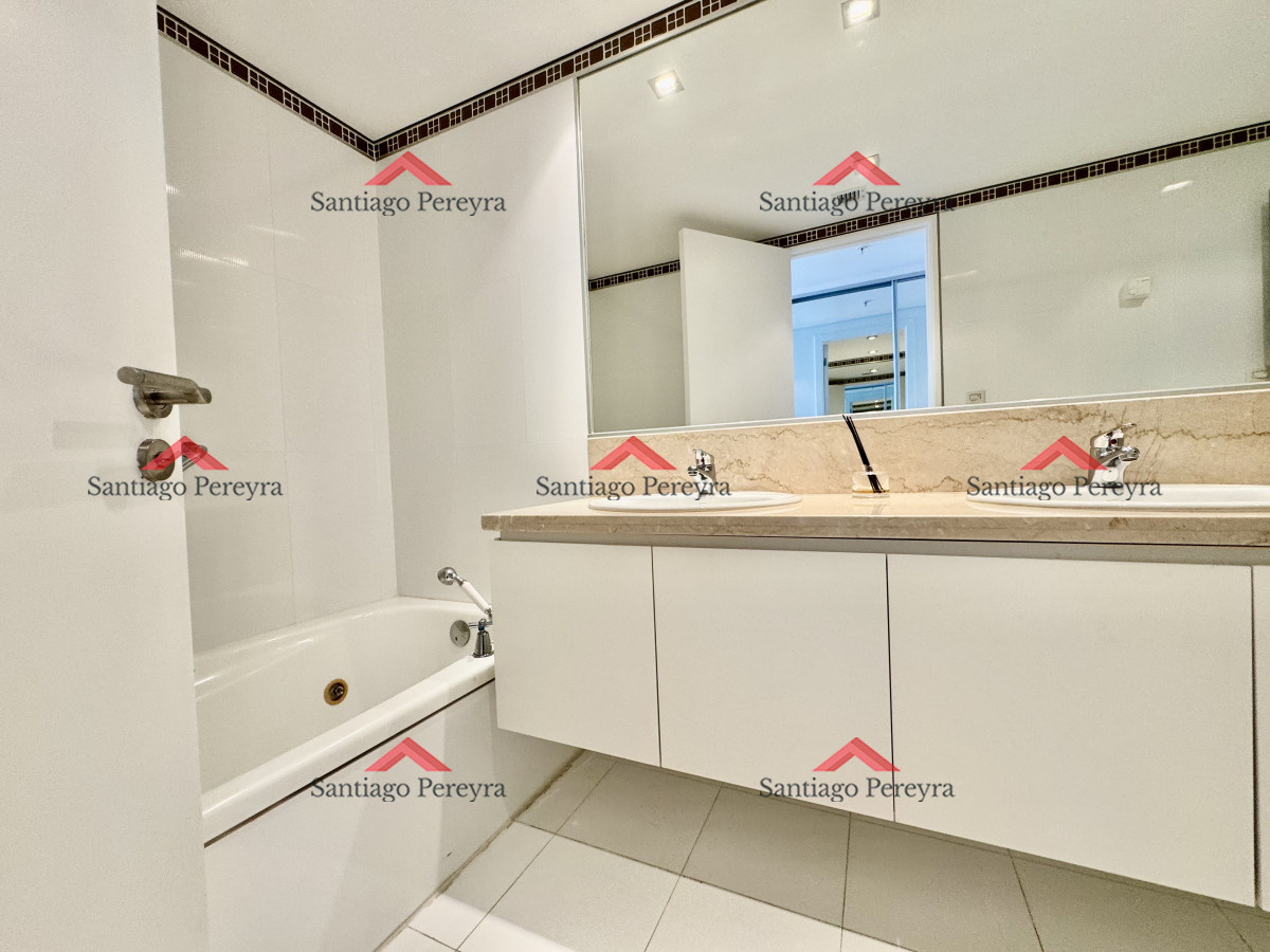 Apartamento ID.16058 - LE PARC en venta, hermosa planta de 2 dormitorios + dependencia