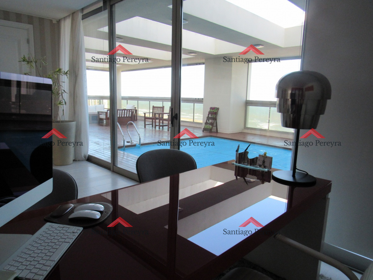 Apartamento ID.3300 - Espectacular Pent House primera linea de lujo en venta, piscina propia, 5 garages, barbacoa