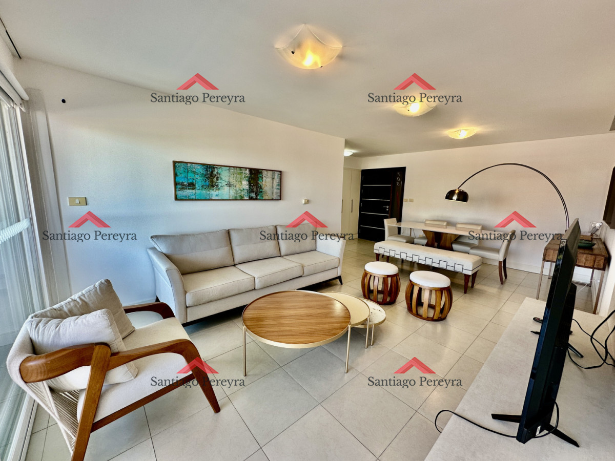 Apartamento ID.16990 - Hermoso apartamento de 2 dormitorios con parrillero propio y vista a playa brava