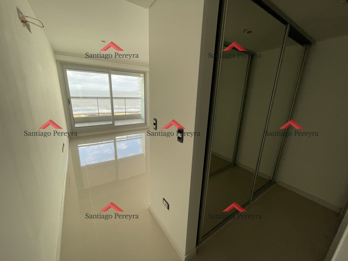 Apartamento ID.6945 - Edificio de categoría en Playa Brava