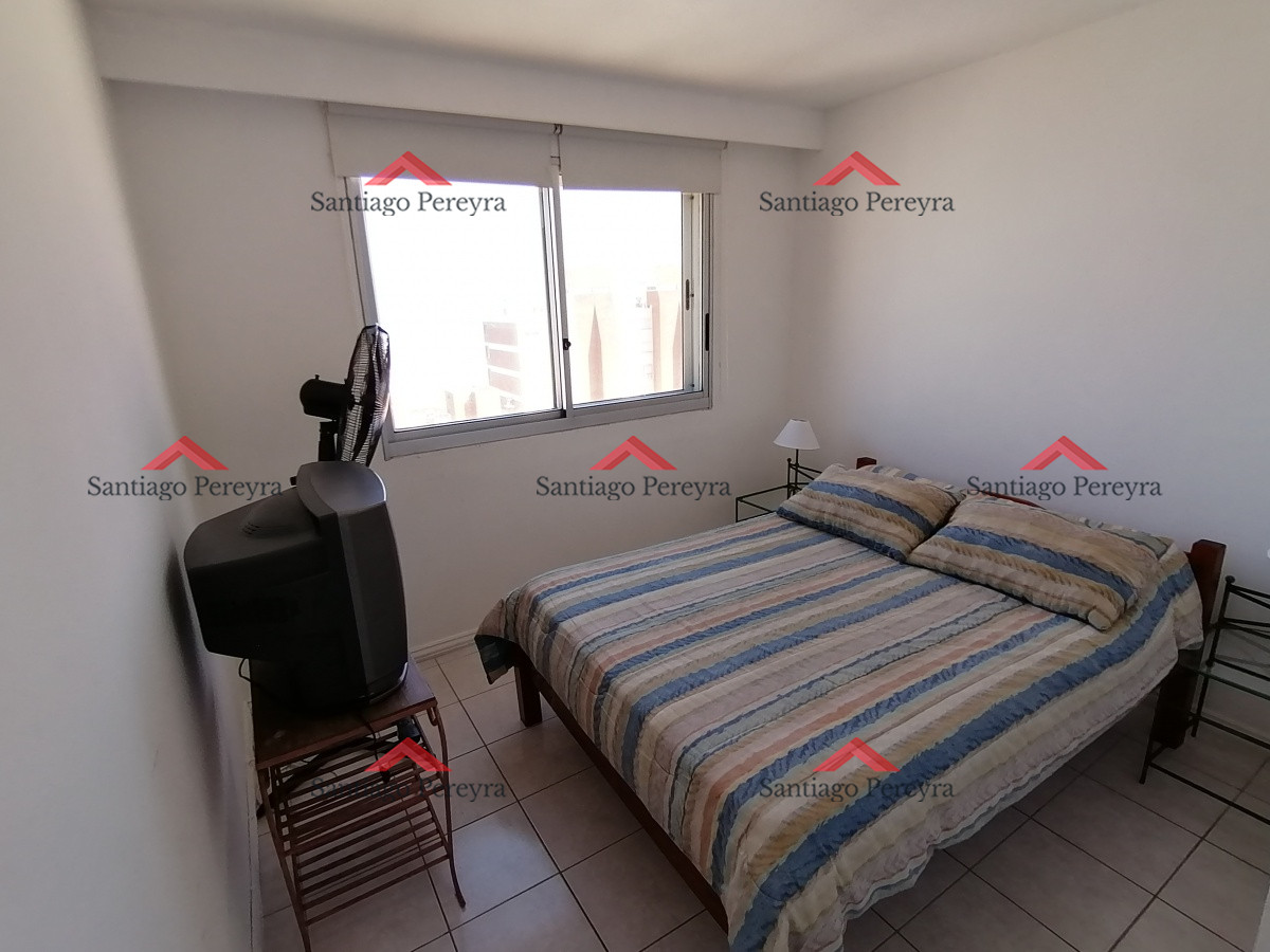 Apartamento ID.720 - Apartamento en venta de 1 dormitorio y medio con vista al mar!!!