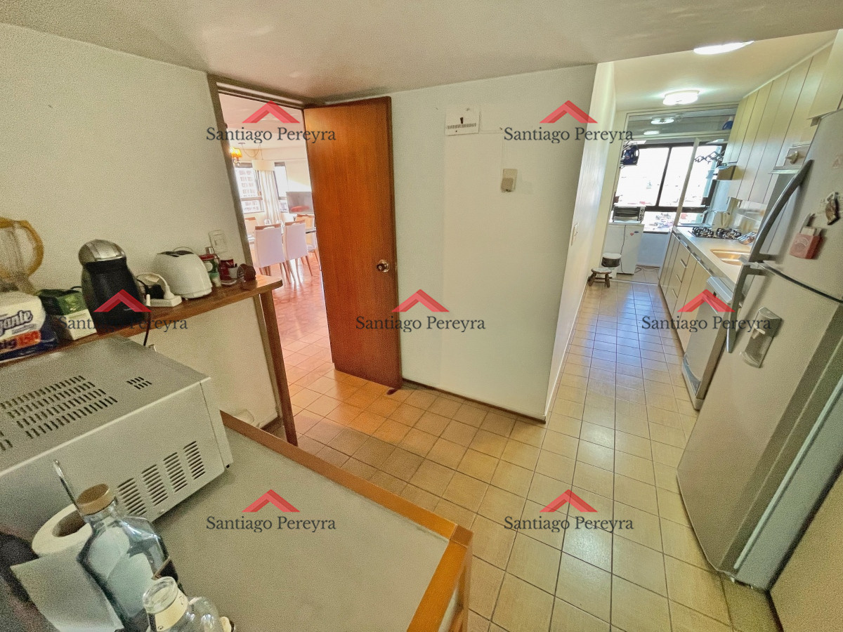 Apartamento ID.13613 - Apartamento en venta en Penisnula de 3 dormitorios y dependencia