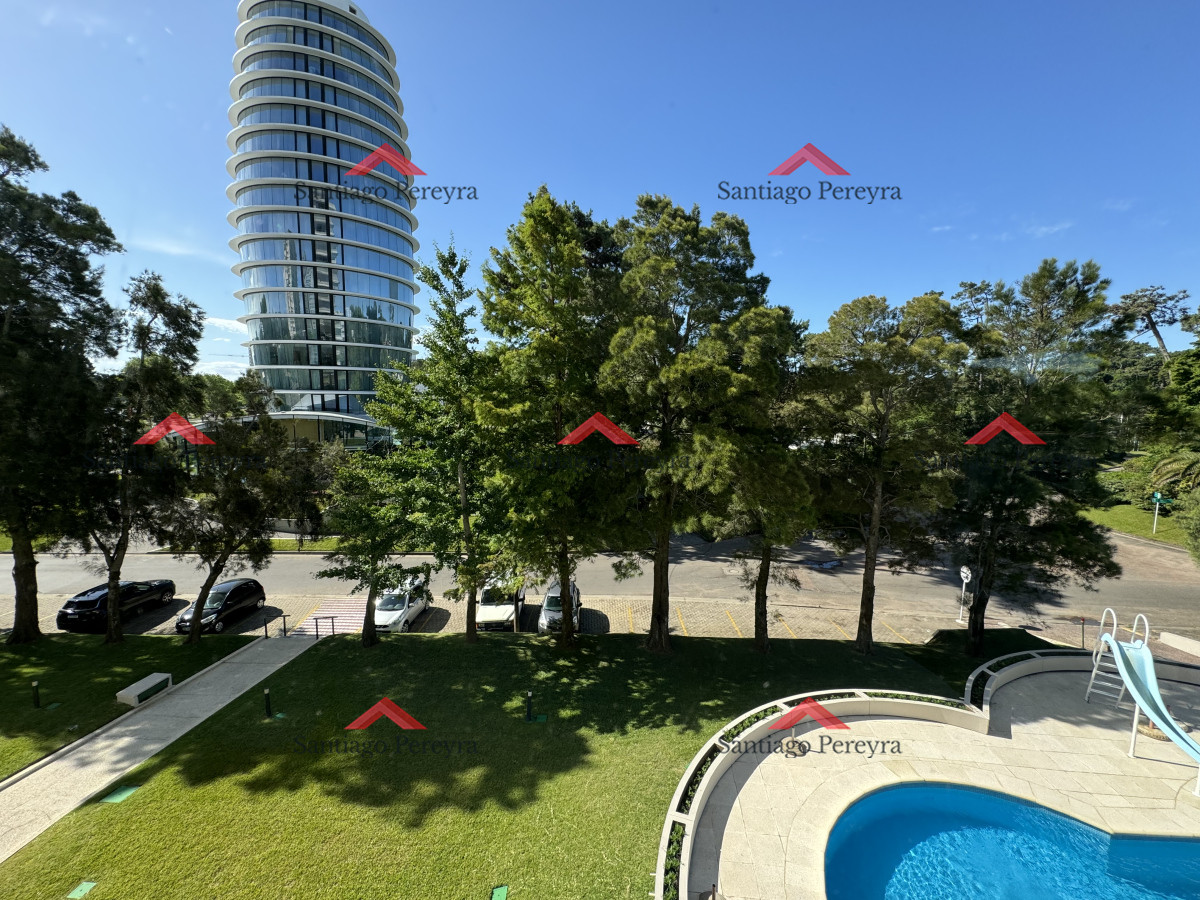 Apartamento ID.2448 - Apartamento en zona Punta Shopping
