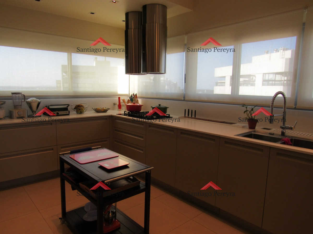 Apartamento ID.3300 - Espectacular Pent House primera linea de lujo en venta, piscina propia, 5 garages, barbacoa