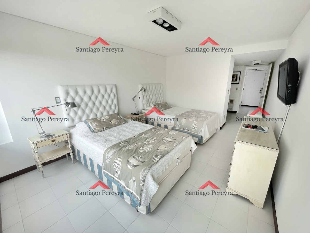 Apartamento ID.2141 - Apartamento en venta primera linea playa brava