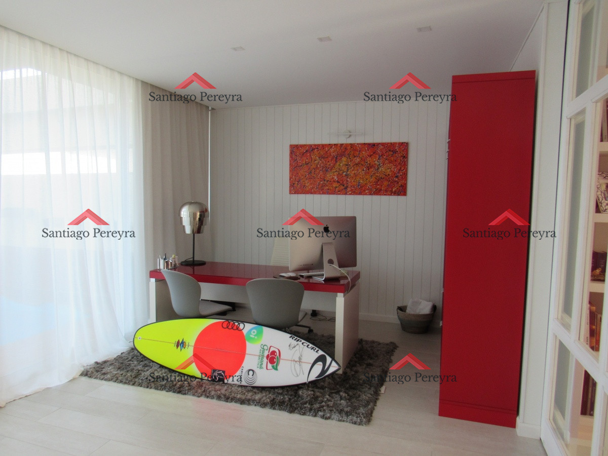 Apartamento ID.3300 - Espectacular Pent House primera linea de lujo en venta, piscina propia, 5 garages, barbacoa
