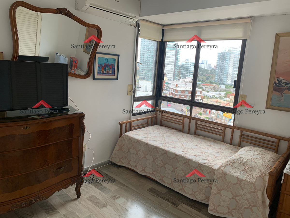 Apartamento ID.2693 - Apartamento en alquiler anual frente al Mar en Playa Brava