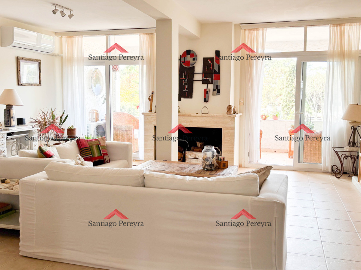 Apartamento ID.6982 - Pent House a una cuadra de la playa mansa con barbacoa propia y tres cocheras 