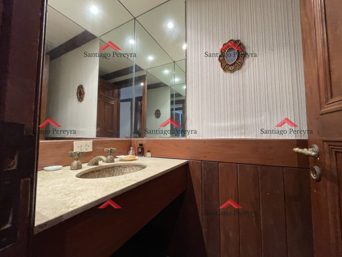 Apartamento ID.13010 - Amplio apartamento en Península con hermosa vista 