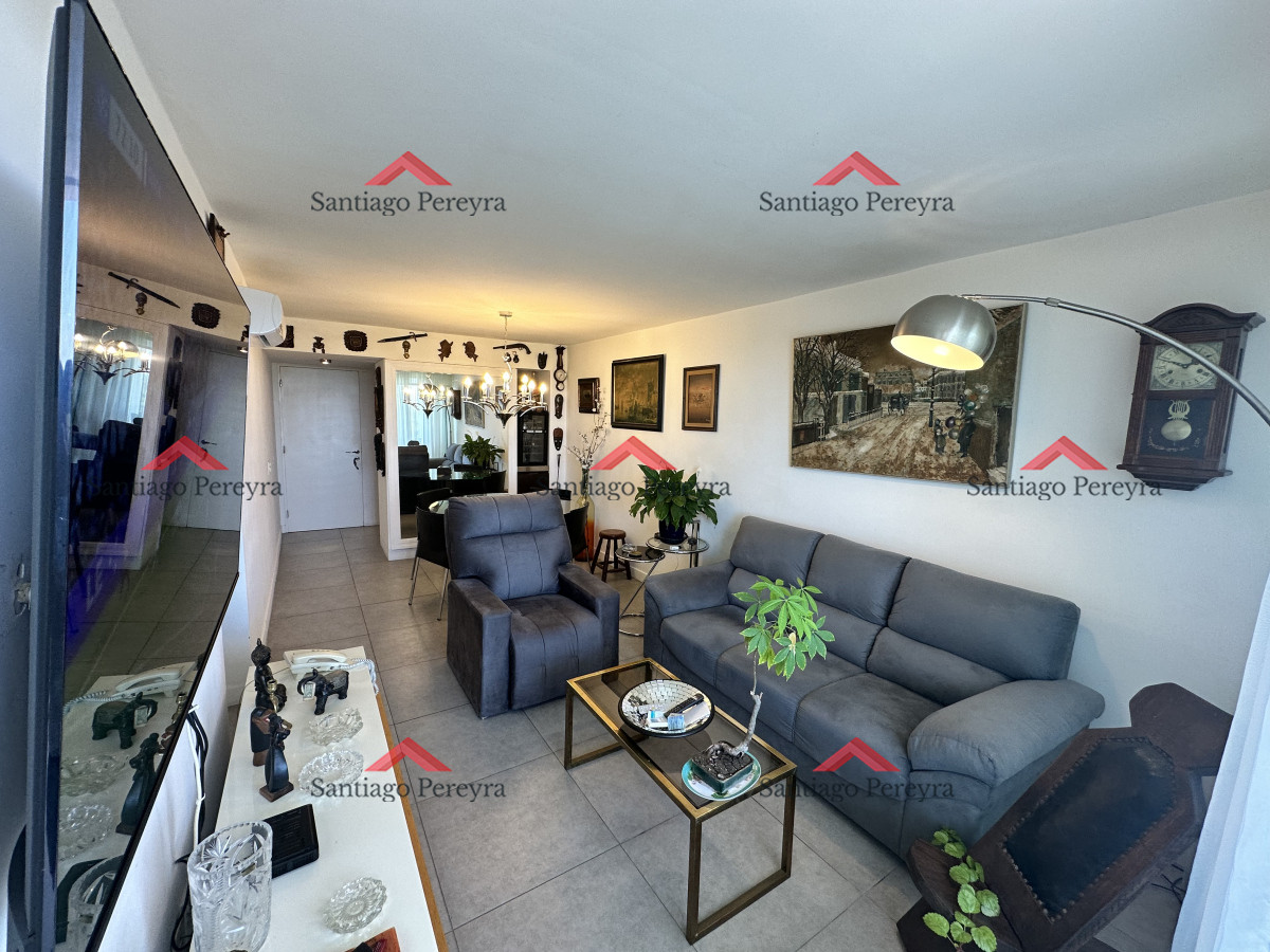 Apartamento ID.15751 - Apartamento en venta de dos dormitorios con garaje en Roosevelt