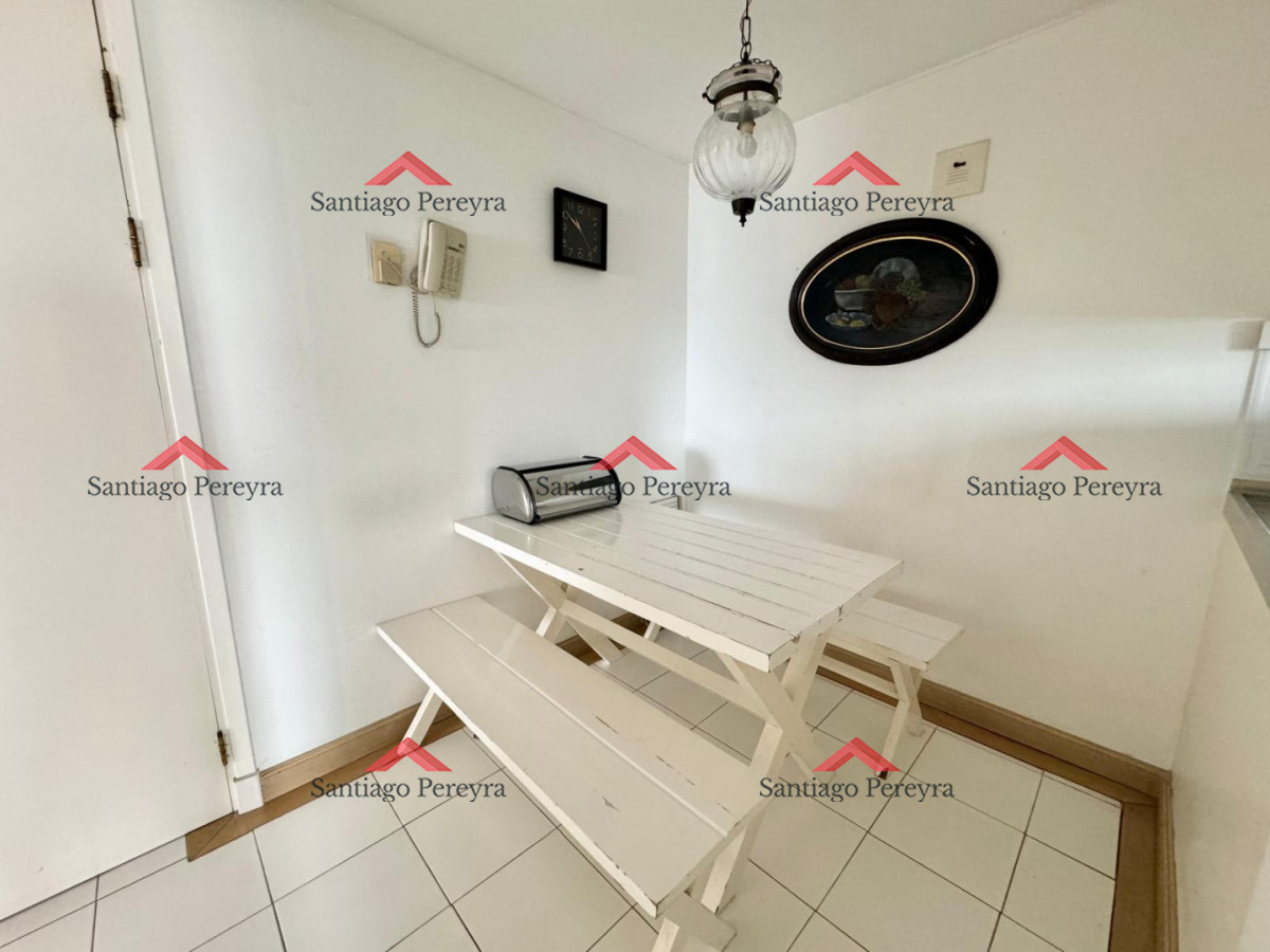 Apartamento ID.16892 - Apartamento en Venta de Cuatro Dormitorios y Dependencia 