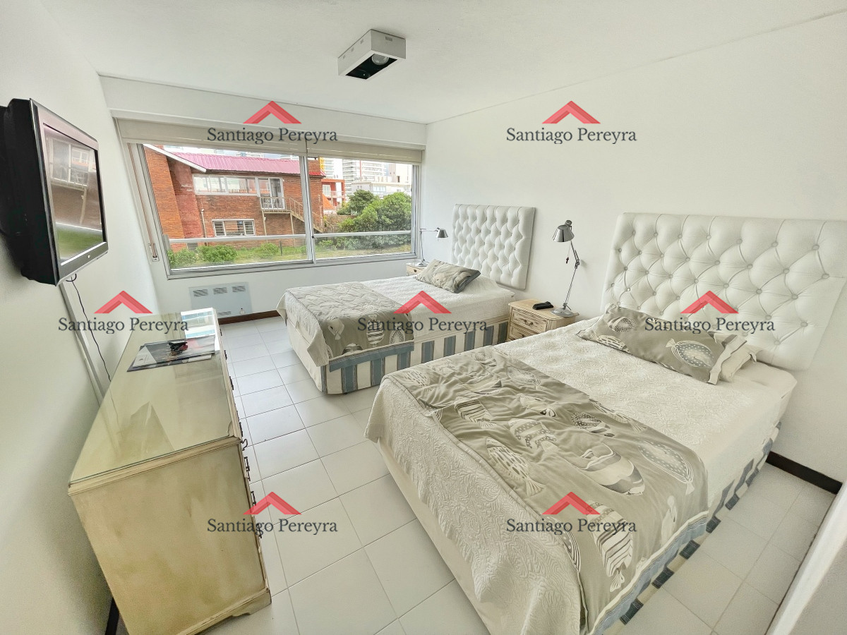 Apartamento ID.2141 - Apartamento en venta primera linea playa brava