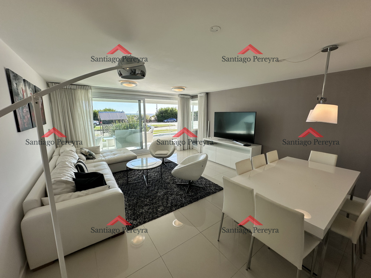 Apartamento ID.15750 - Hermoso apartamento con amplia terraza propia y patio propio