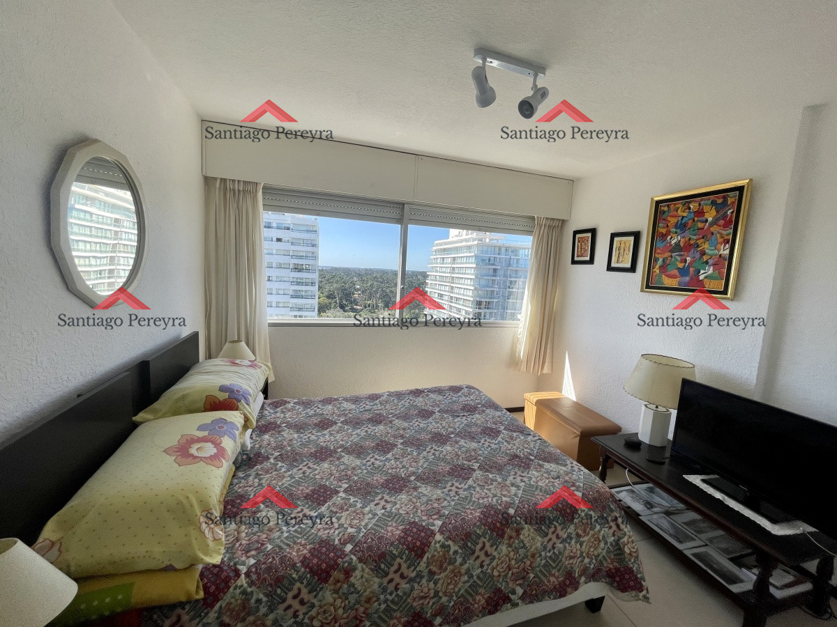 Apartamento ID.13251 - Apartamento de 3 dormitorios 2 baños en excelente ubicación - vende en exclusividad