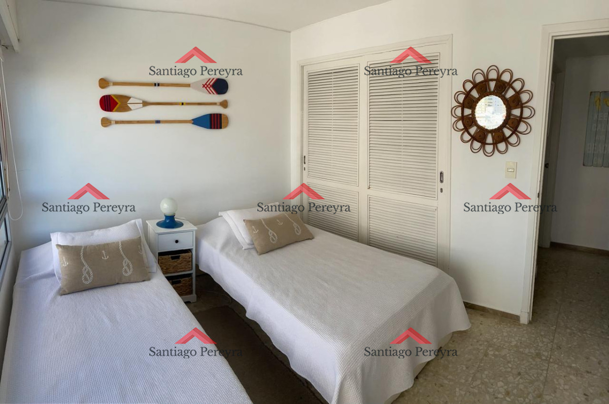 Apartamento ID.15677 - Espectacular apartamento sobre Playa Mansa con hermosa vista al mar