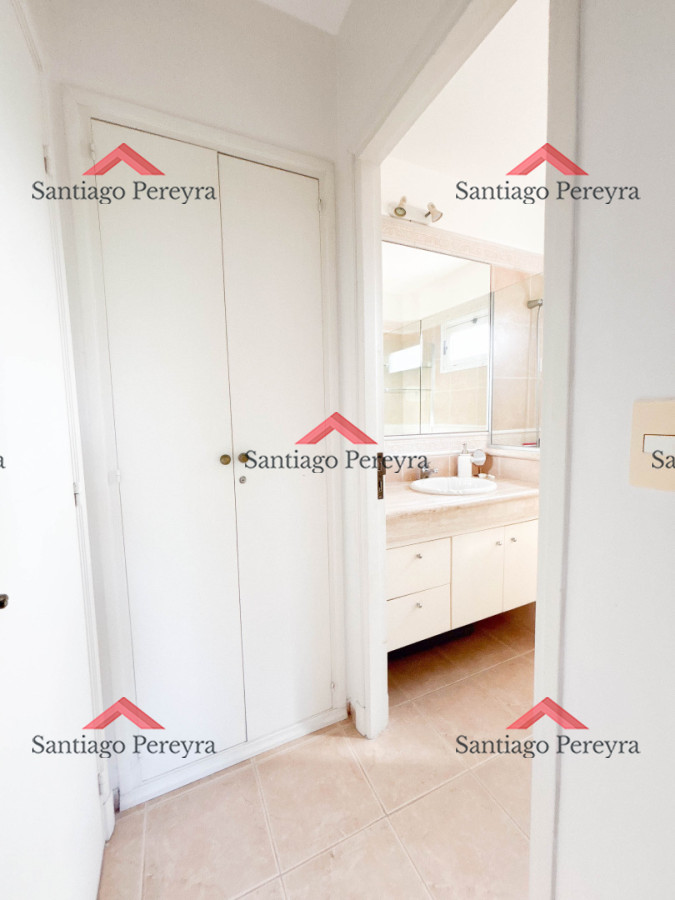 Apartamento ID.6982 - Pent House a una cuadra de la playa mansa con barbacoa propia y tres cocheras 