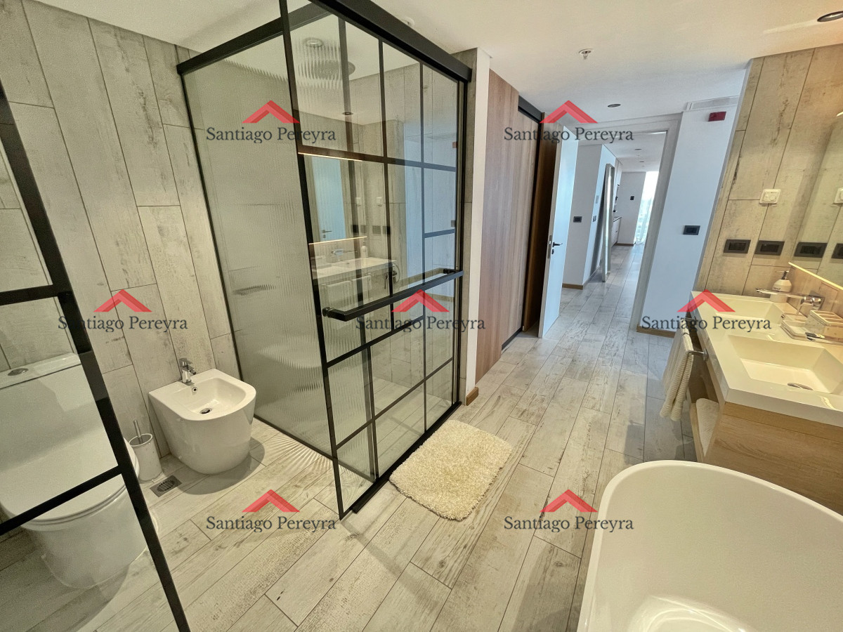 Apartamento ID.14389 - En alquiler, inigualable vista, 3 dormitorios en suite con amplia terraza, moderno, amplio y con todos los servicios, a pasos del mar