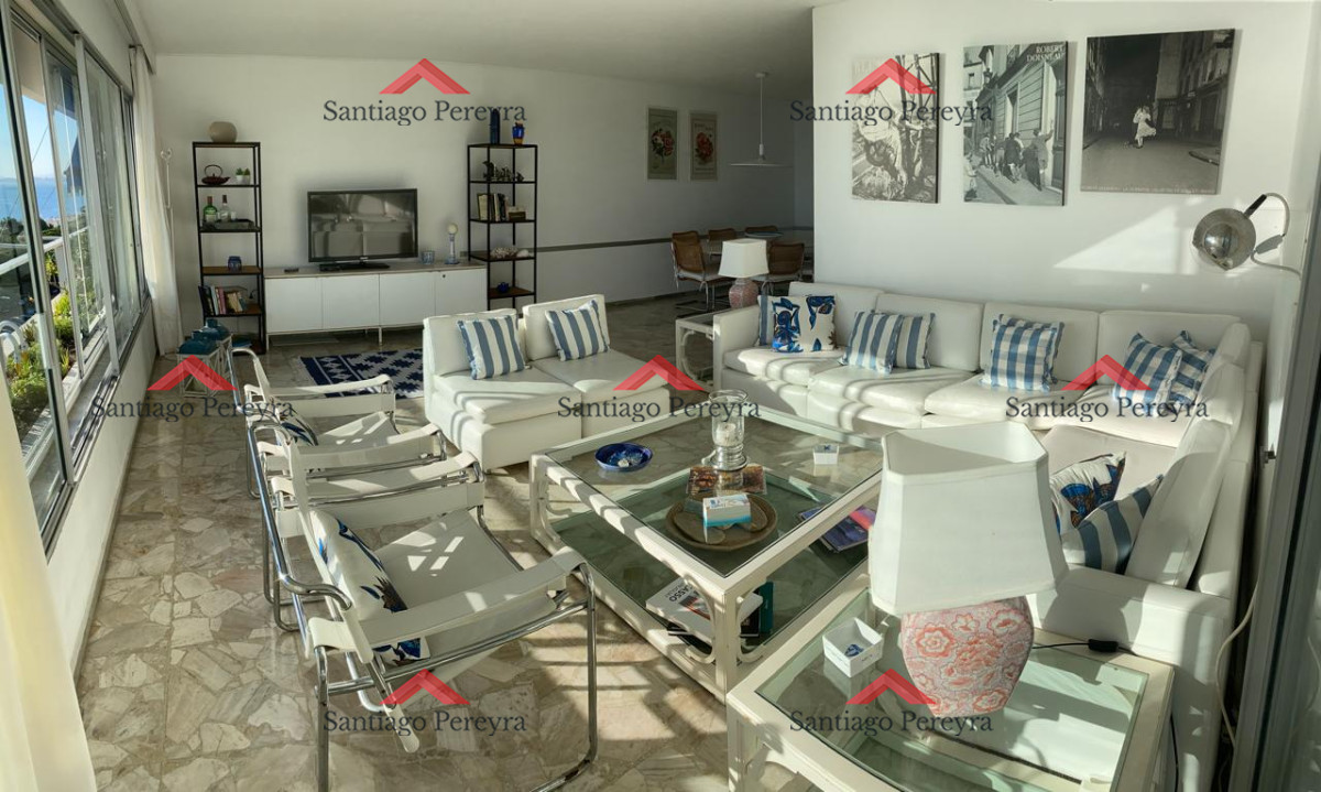 Apartamento ID.15677 - Espectacular apartamento sobre Playa Mansa con hermosa vista al mar