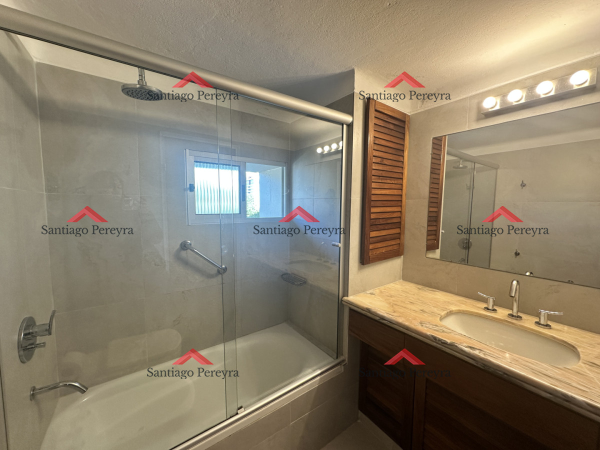 Apartamento ID.17135 - Apartamento en venta de dos dormitorios con garaje listo para entrar