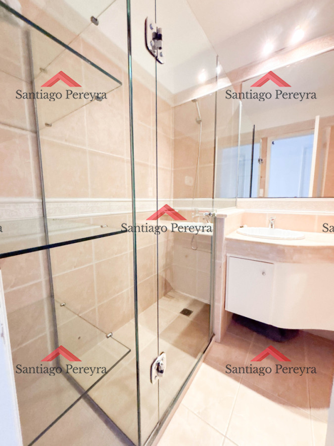 Apartamento ID.6982 - Pent House a una cuadra de la playa mansa con barbacoa propia y tres cocheras 