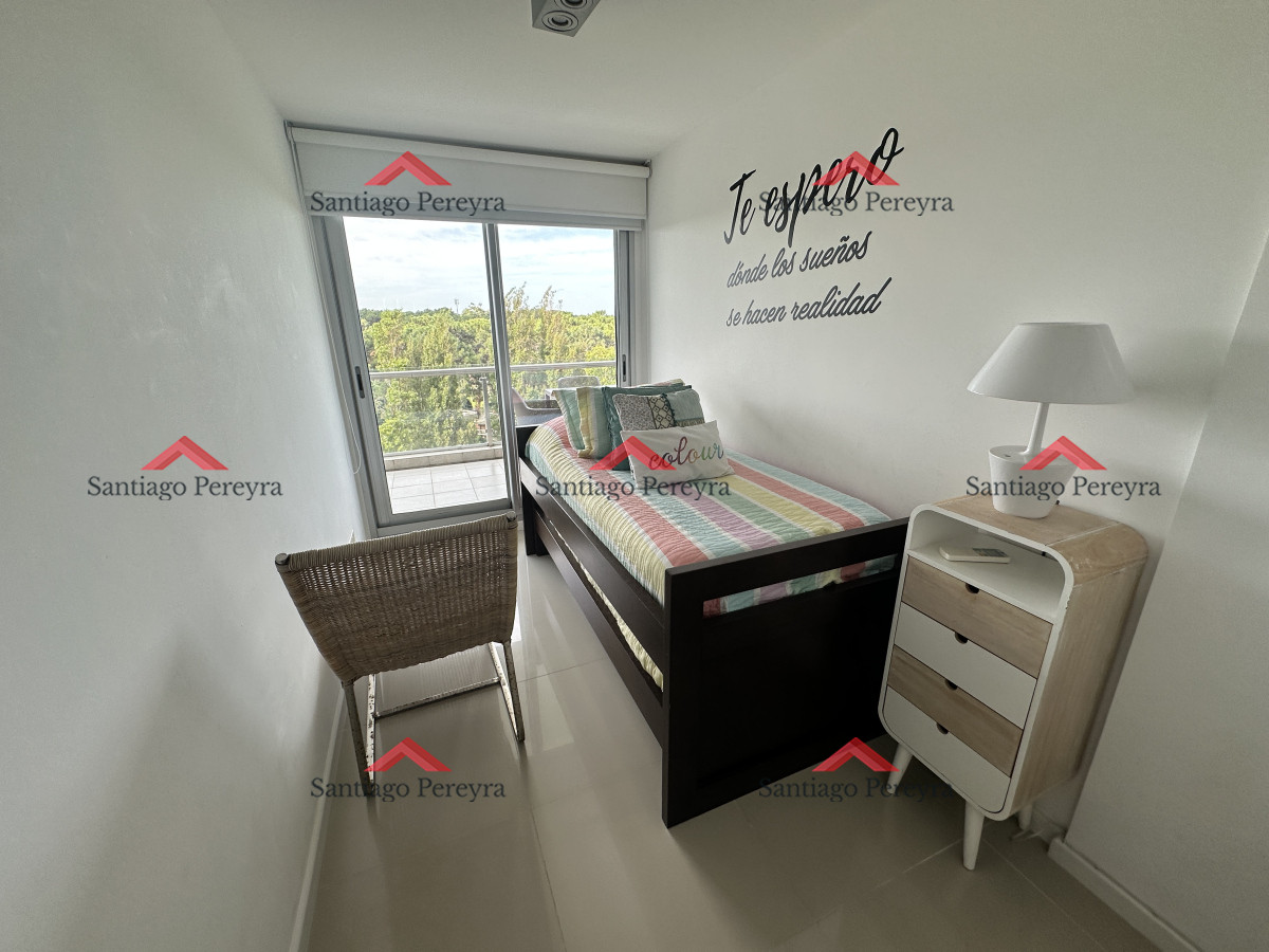 Apartamento ID.15828 - Apartamento de 2 dormitorios con amplia terraza