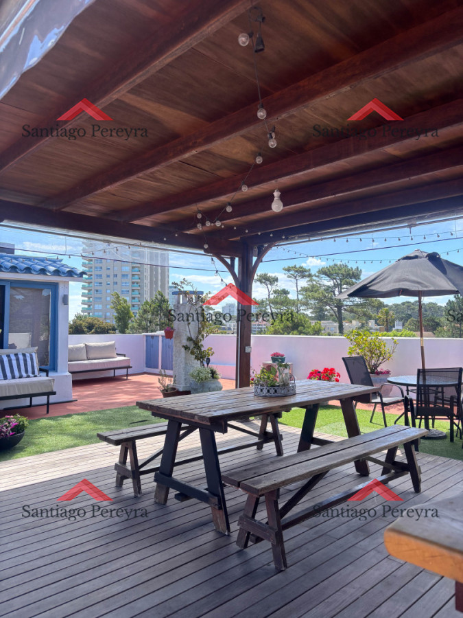 Apartamento ID.6982 - Pent House a una cuadra de la playa mansa con barbacoa propia y tres cocheras 