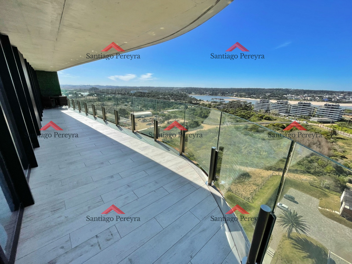 Apartamento ID.14389 - En alquiler, inigualable vista, 3 dormitorios en suite con amplia terraza, moderno, amplio y con todos los servicios, a pasos del mar
