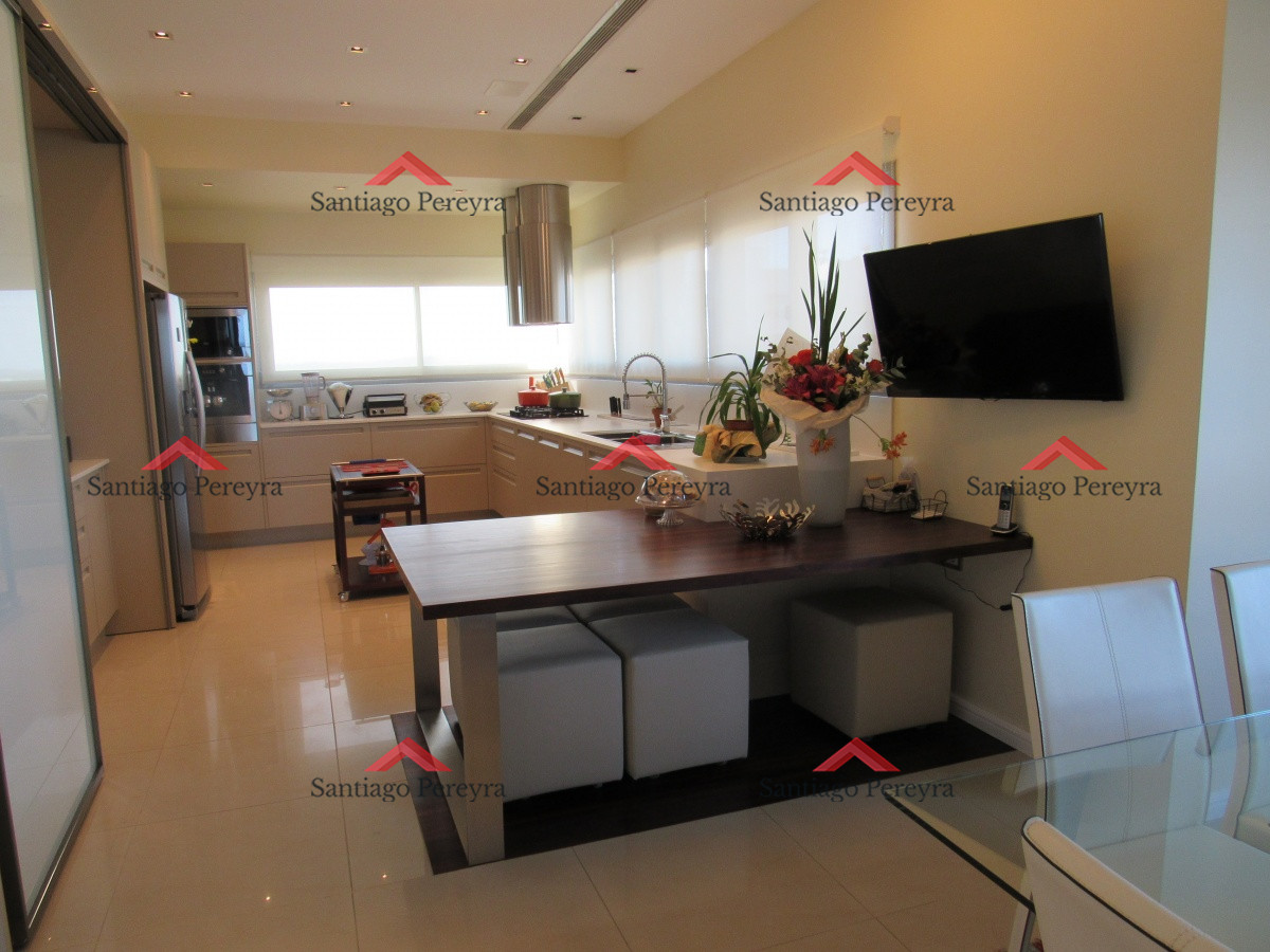 Apartamento ID.3300 - Espectacular Pent House primera linea de lujo en venta, piscina propia, 5 garages, barbacoa