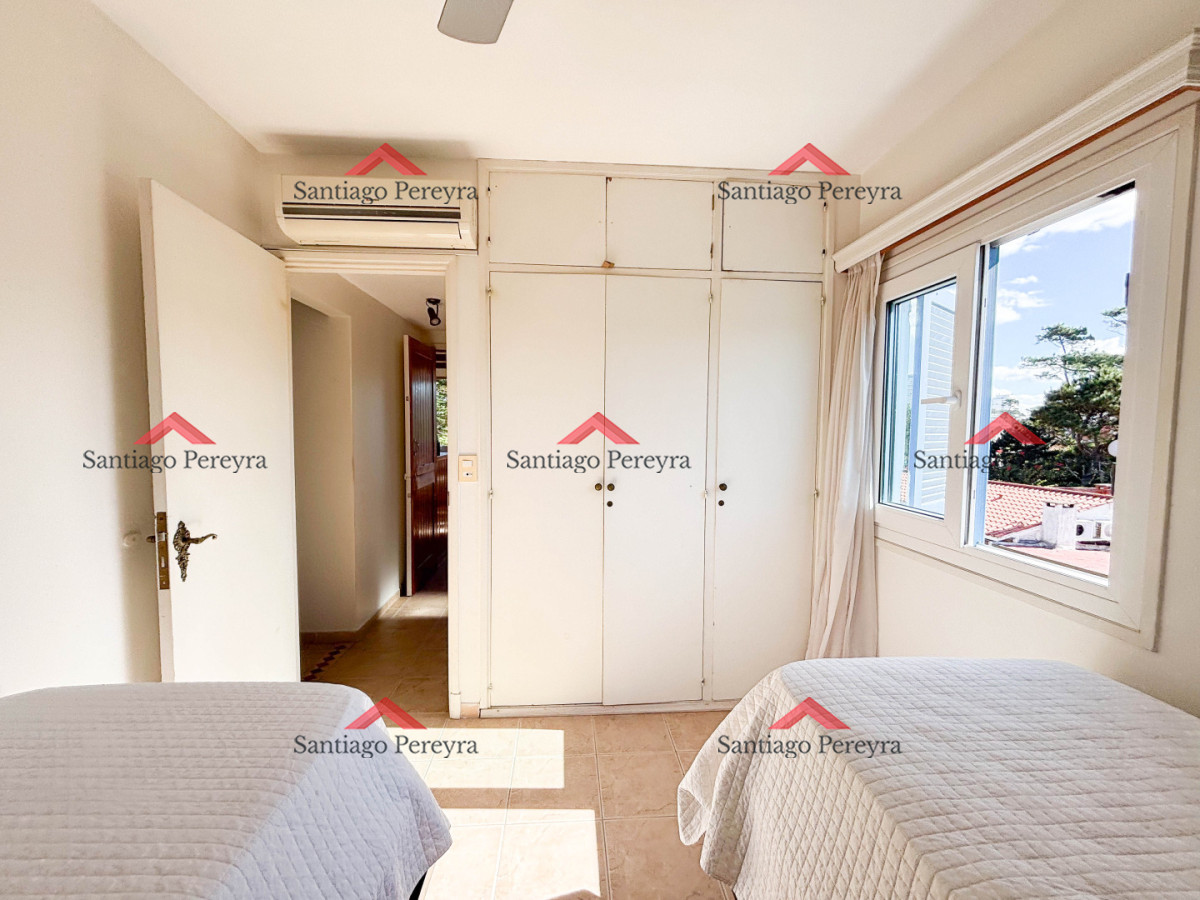 Apartamento ID.6982 - Pent House a una cuadra de la playa mansa con barbacoa propia y tres cocheras 