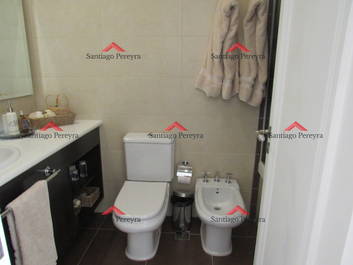 Apartamento ID.3300 - Espectacular Pent House primera linea de lujo en venta, piscina propia, 5 garages, barbacoa
