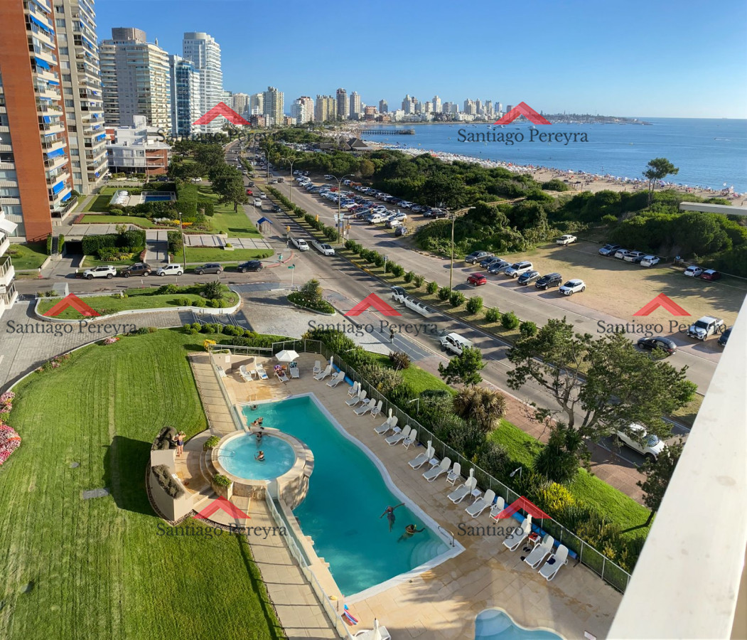 Apartamento ID.15677 - Espectacular apartamento sobre Playa Mansa con hermosa vista al mar