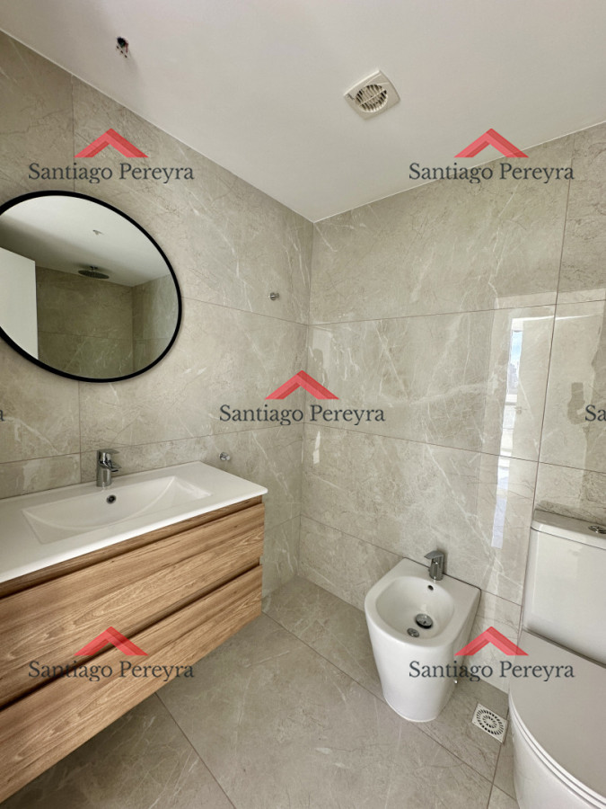 Apartamento ID.17032 - Dos dormitorios y dos baños en venta, zona Shopping Punta