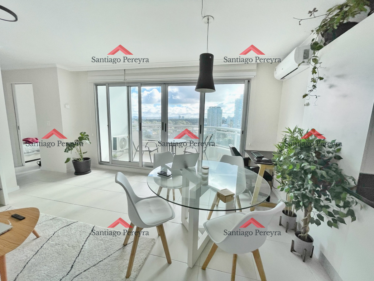 Apartamento ID.5056 - En alquiler de temporada, piso alto con amenities completos, terraza y garage, 1 dorm y medio y lavadero