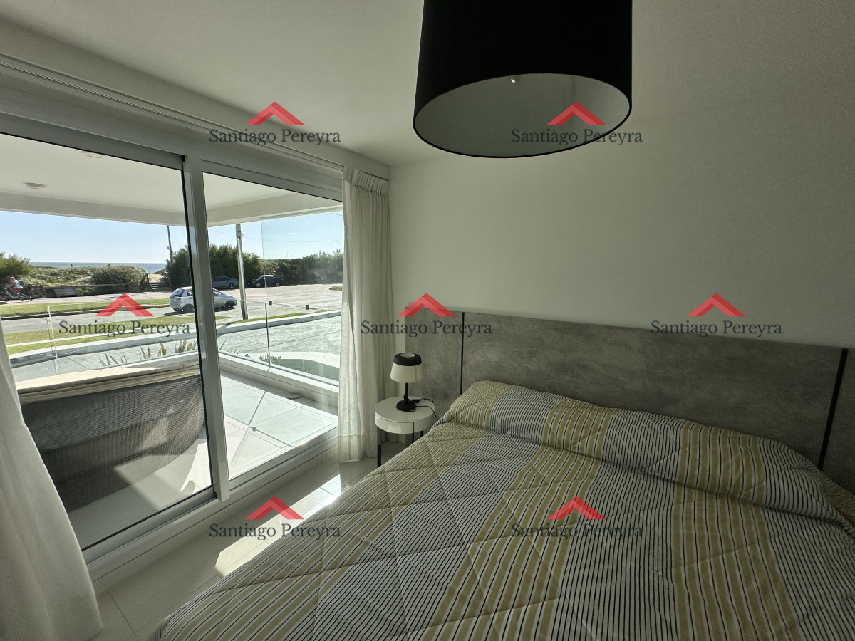 Apartamento ID.15750 - Hermoso apartamento con amplia terraza propia y patio propio