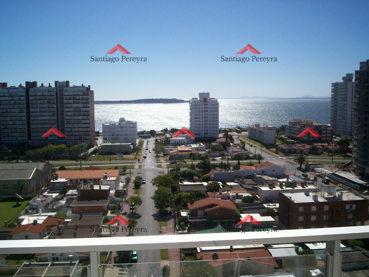 Apartamento ID.1001 - Hermoso apartamento de 3 dormitorios con vista al mar y todos los servicios!!