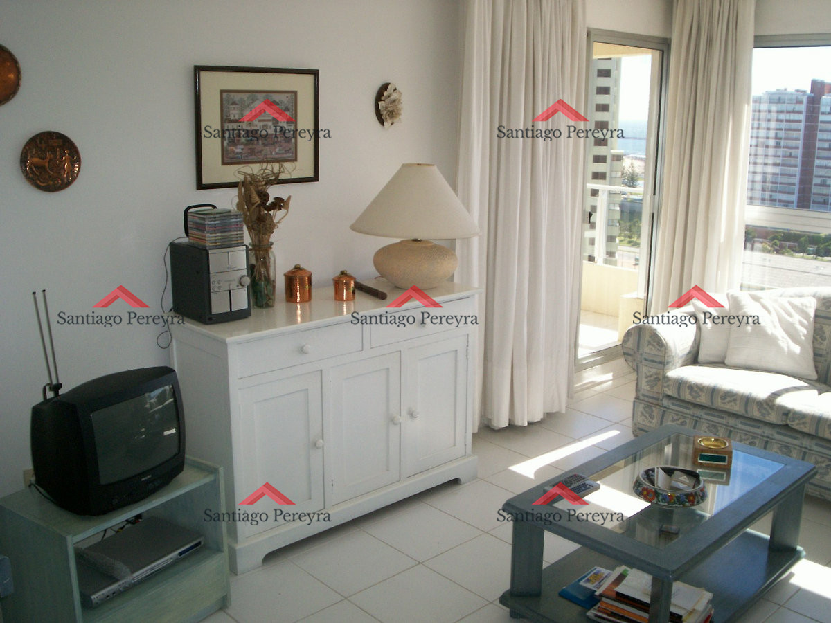 Apartamento ID.1001 - Hermoso apartamento de 3 dormitorios con vista al mar y todos los servicios!!