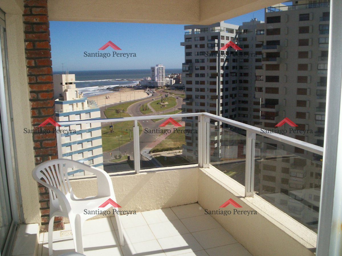 Apartamento ID.1001 - Hermoso apartamento de 3 dormitorios con vista al mar y todos los servicios!!