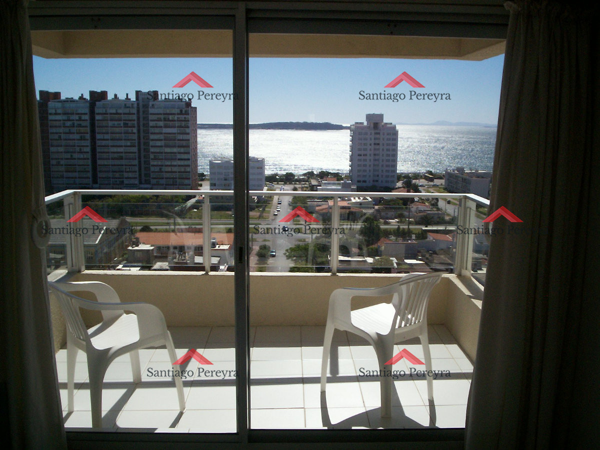 Apartamento ID.1001 - Hermoso apartamento de 3 dormitorios con vista al mar y todos los servicios!!