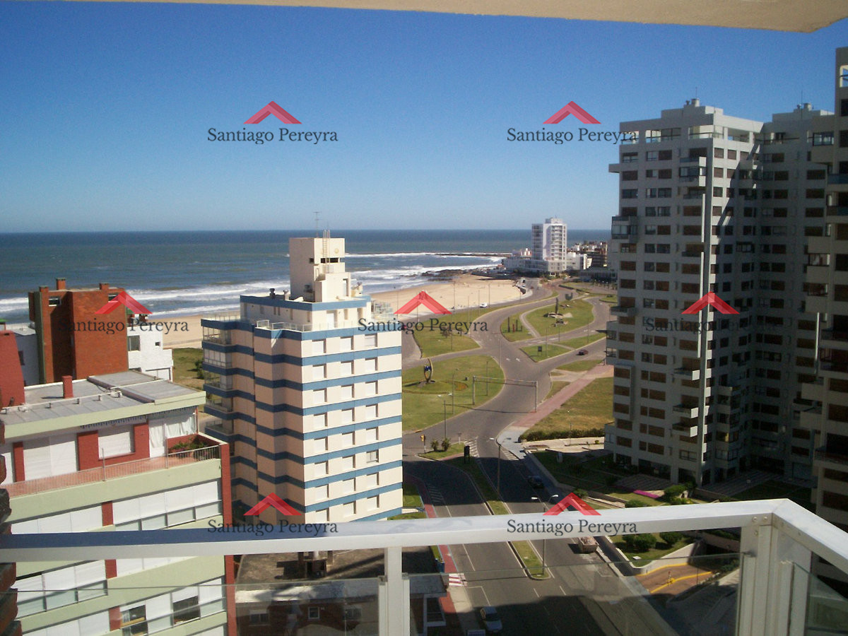 Apartamento ID.1001 - Hermoso apartamento de 3 dormitorios con vista al mar y todos los servicios!!