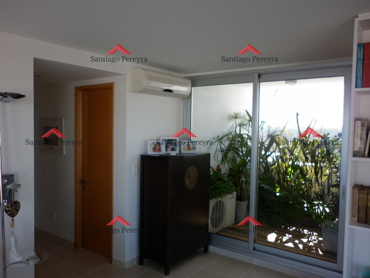 Apartamento ID.1543 - Excelente apartamento en edificio de categoría en Playa Mansa
