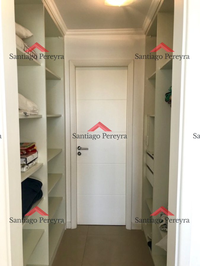 Apartamento ID.9309 - Apartamento en Alquiler a una cuadra del mar (Playa Mansa)  en torre nueva, con todos y excelentes servicios .