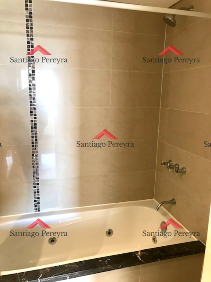 Apartamento ID.9309 - Apartamento en Alquiler a una cuadra del mar (Playa Mansa)  en torre nueva, con todos y excelentes servicios .