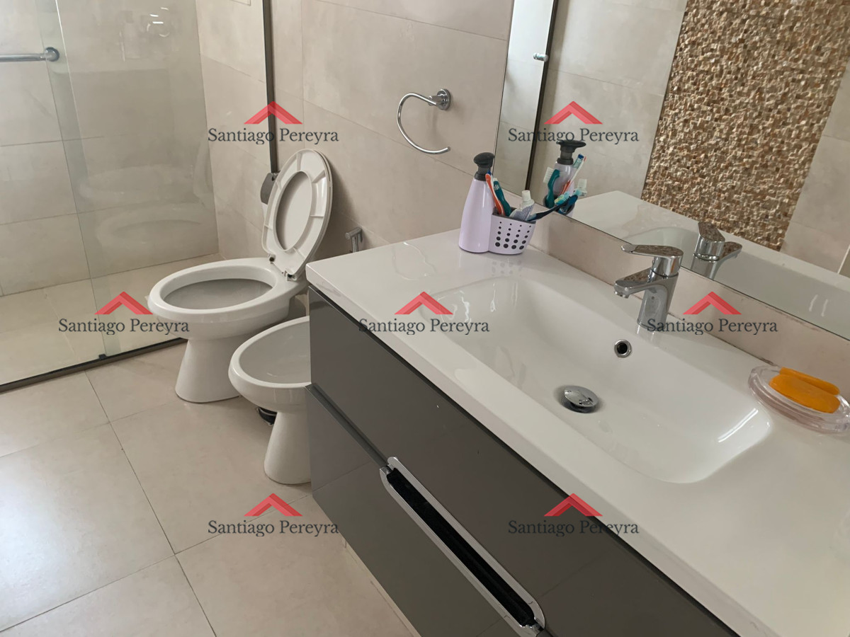 Apartamento ID.2693 - Apartamento en alquiler anual frente al Mar en Playa Brava