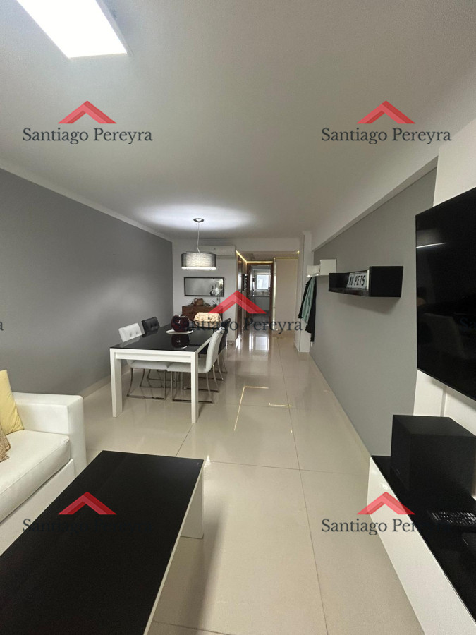Apartamento ID.15862 - Apartamento de 2 dormitorios en torre de categoría a 1 cuadra de Playa Mansa