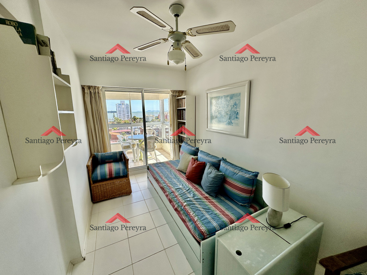 Apartamento ID.1616 - Apartamento de dos dormitorios con vista a playa mansa en venta