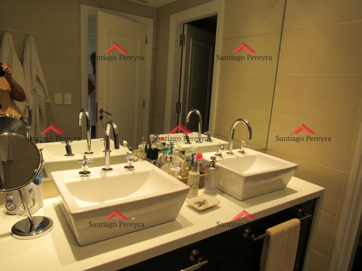 Apartamento ID.3300 - Espectacular Pent House primera linea de lujo en venta, piscina propia, 5 garages, barbacoa