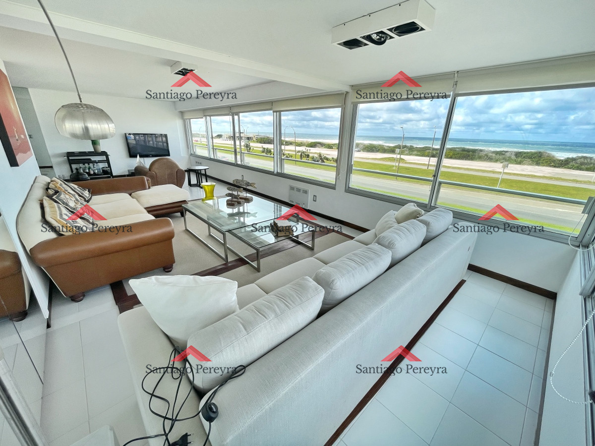 Apartamento ID.2141 - Apartamento en venta primera linea playa brava