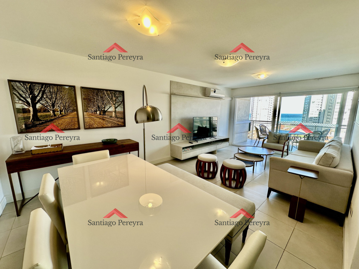 Apartamento ID.16990 - Hermoso apartamento de 2 dormitorios con parrillero propio y vista a playa brava